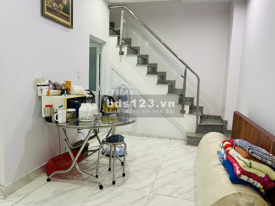 Căn 2 mặt tiền đường số 9, Linh Tây Thủ Đức diện tích 46,3 giá chỉ 3,3 tỷ.