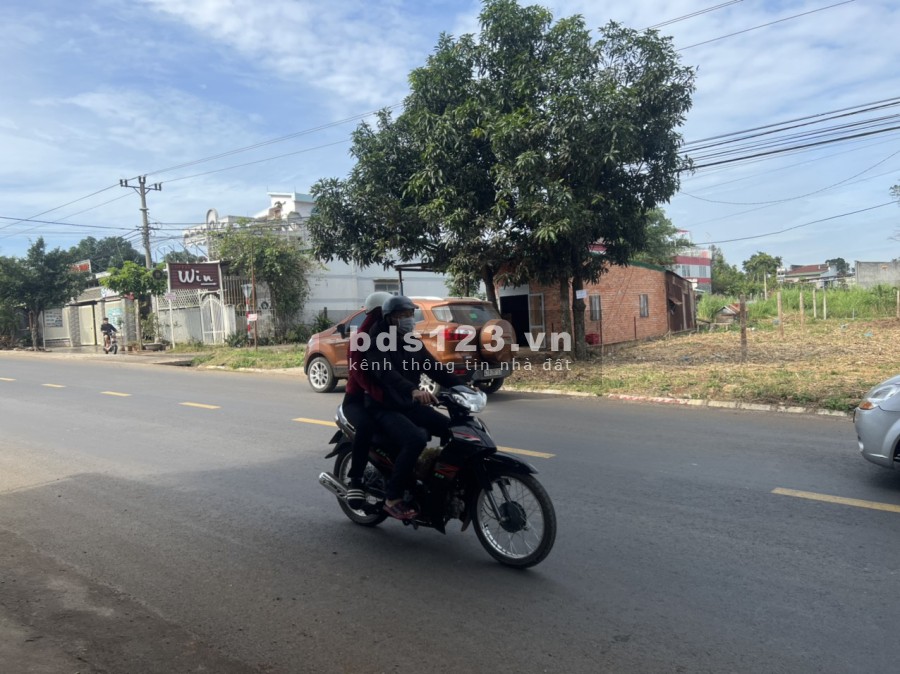 Lô đất Mặt Tiền đường Tố Hữu nối dài cách chợ thôn 6 500m giá đầu tư sinh lời, lh 0935767366