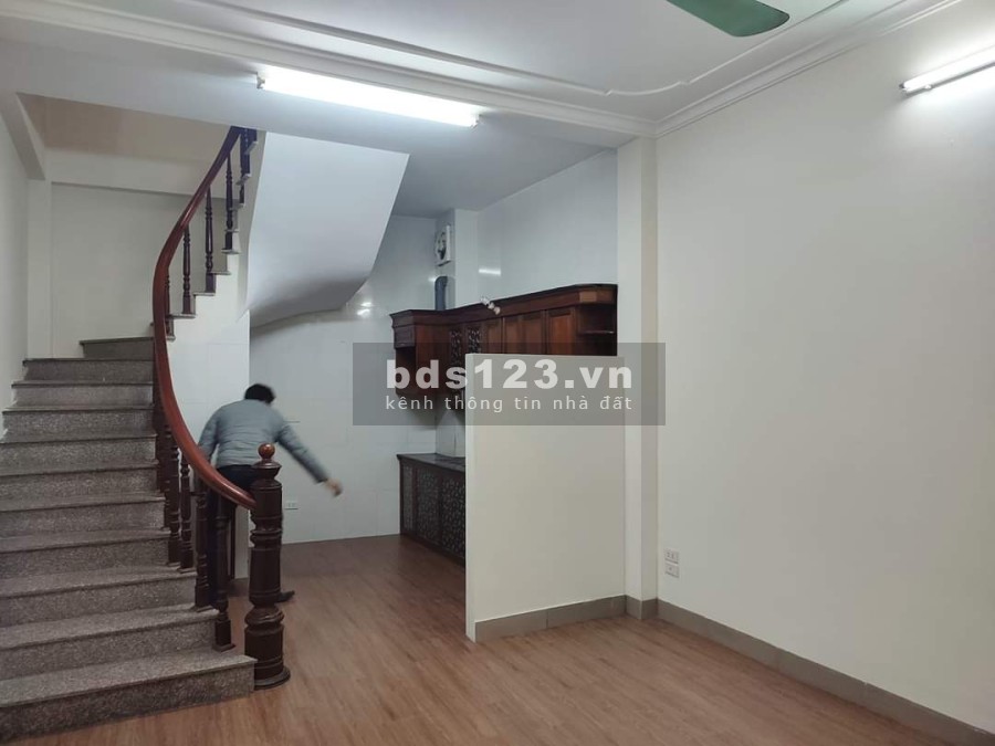 Bán nhà nguyên căn Xa La Hà Đông, diện tích 31m2 sổ đỏ chính chủ, thiết kế đầy đủ, giá tốt