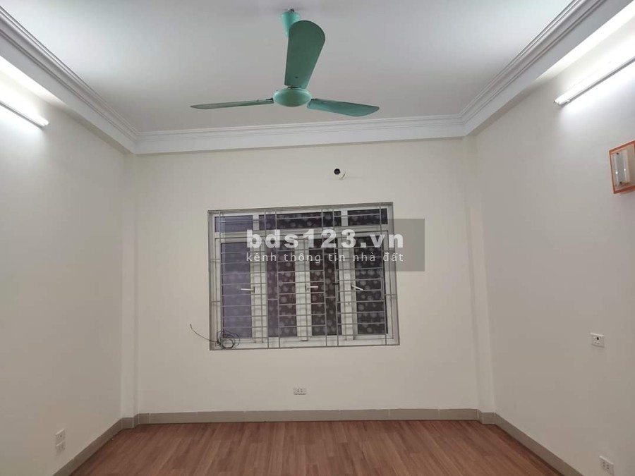 Bán nhà nguyên căn Xa La Hà Đông, diện tích 31m2 sổ đỏ chính chủ, thiết kế đầy đủ, giá tốt