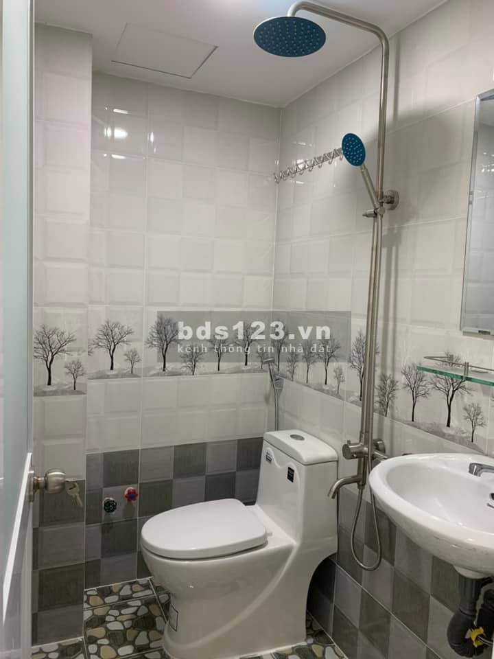 Giá bán chỉ 3,5 tỷ, nhà 4 lầu, Mặt tiền Đoàn Văn Bơ, P16, Quận 4 sổ hồng riêng, tiện ích đầy đủ
