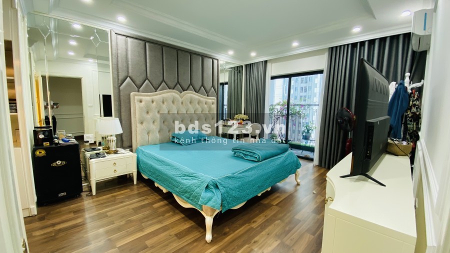 Bán căn hộ chung cư chính chủ giao dịch diện tích 169m2, full nội thất về ở ngay giá 6.5 tỷ