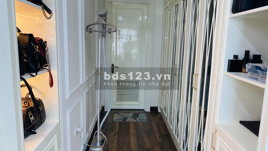 Bán căn hộ chung cư chính chủ giao dịch diện tích 169m2, full nội thất về ở ngay giá 6.5 tỷ