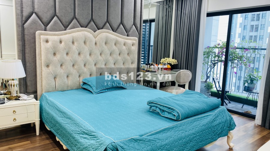 Bán căn hộ chung cư chính chủ giao dịch diện tích 169m2, full nội thất về ở ngay giá 6.5 tỷ