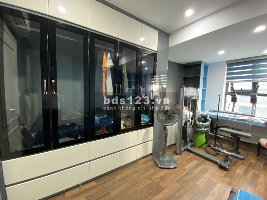 Bán căn hộ chung cư chính chủ giao dịch diện tích 169m2, full nội thất về ở ngay giá 6.5 tỷ