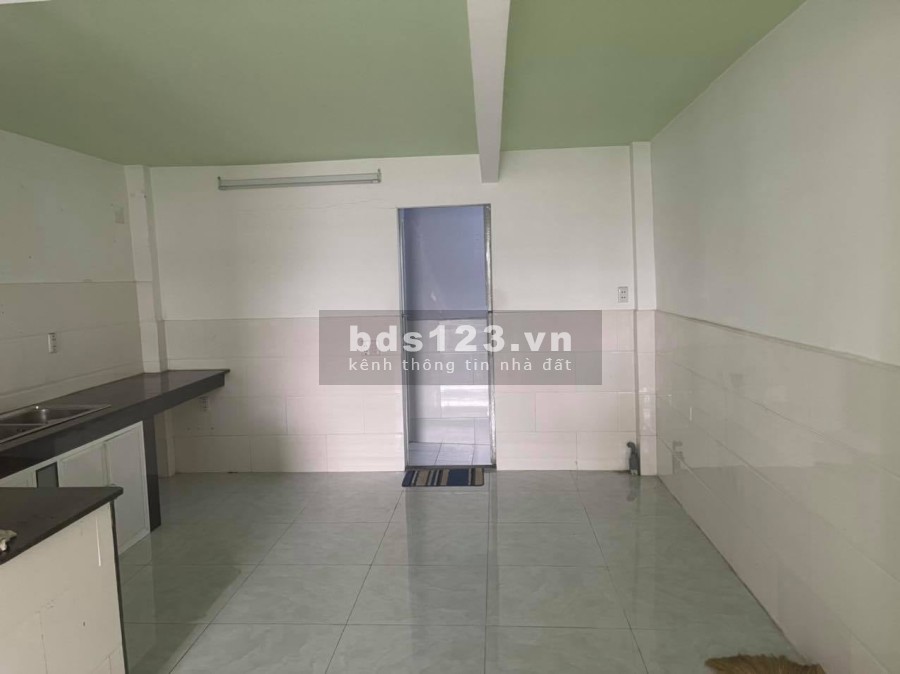 Cần bán nhanh nhà đường số 6, Quận Thủ Đức, giá 4.75 tỷ khu dân cư vị trí đắc địa, lhcc