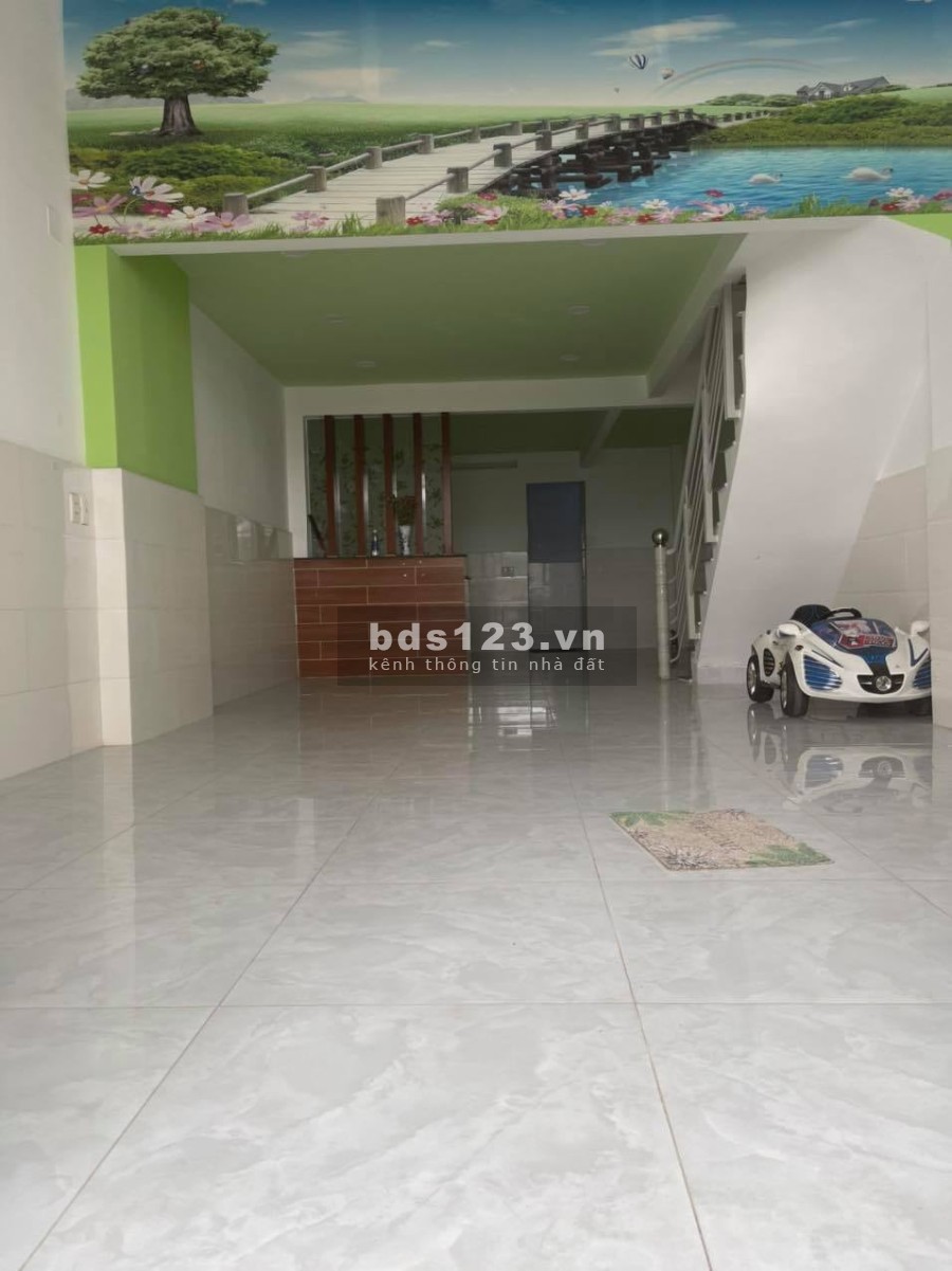 Cần bán nhanh nhà đường số 6, Quận Thủ Đức, giá 4.75 tỷ khu dân cư vị trí đắc địa, lhcc