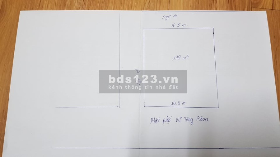 Mặt phố Vũ Tông Phan, Thanh Xuân, 179m2, giá: 52 tỷ, mt: 10.5m, 3 tầng, lô góc 3 mặt thoáng.