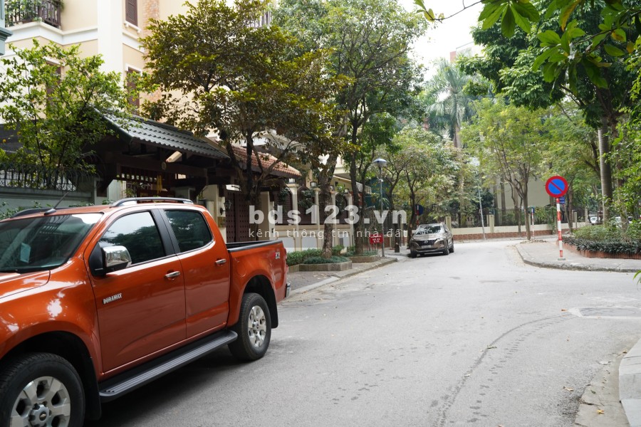 Bán nhà Biệt thự liên kề, Nam Từ Liêm, Chính chủ, diện tích 145m2 giá 31 tỷ, xem nhà ngay
