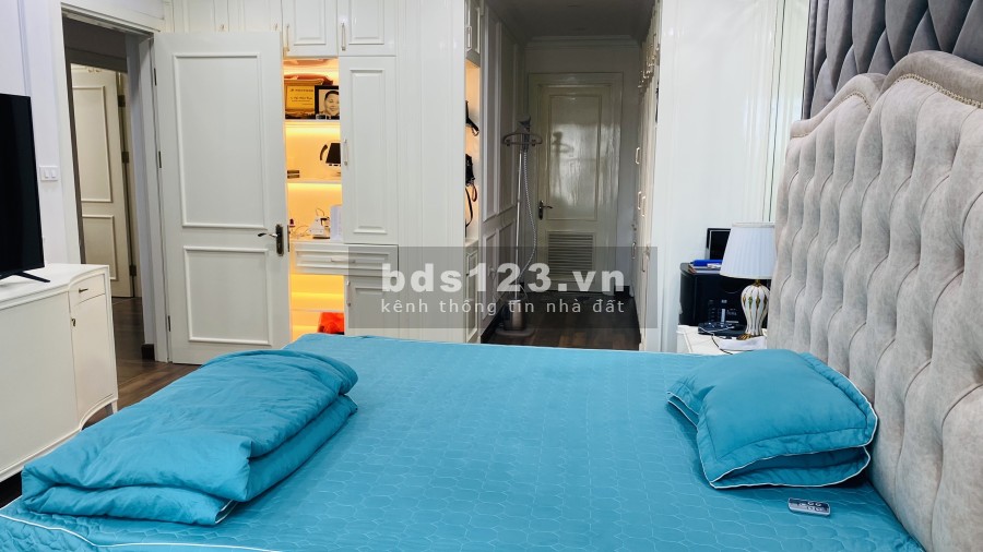 Bán căn hộ chung cư chính chủ giao dịch diện tích 169m2, full nội thất về ở ngay giá 6.5 tỷ