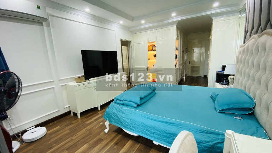 Bán căn hộ chung cư chính chủ giao dịch diện tích 169m2, full nội thất về ở ngay giá 6.5 tỷ