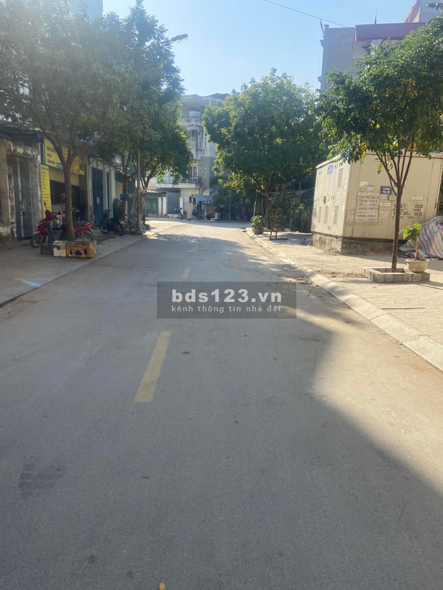 Bán nhà nguyên căn dtsd 100m2 nhà Văn Phú 2 mặt ngõ thông cách 2 nhà ra mặt phố, giá đầu tư