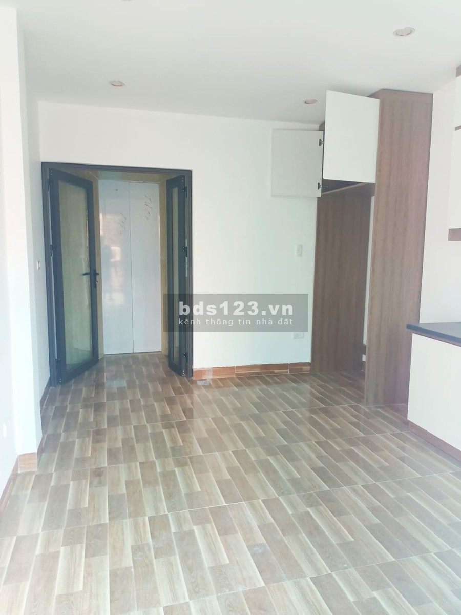 Cần bán nhà phố Lạc Trung, diện tích sử dụng 45m2, 5 tầng thang máy giá bán 7 tỷ.