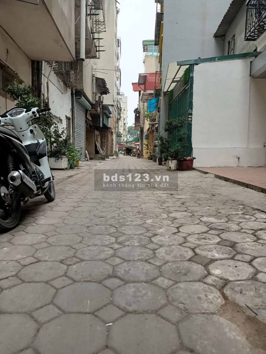 Cần bán nhà phố Lạc Trung, diện tích sử dụng 45m2, 5 tầng thang máy giá bán 7 tỷ.