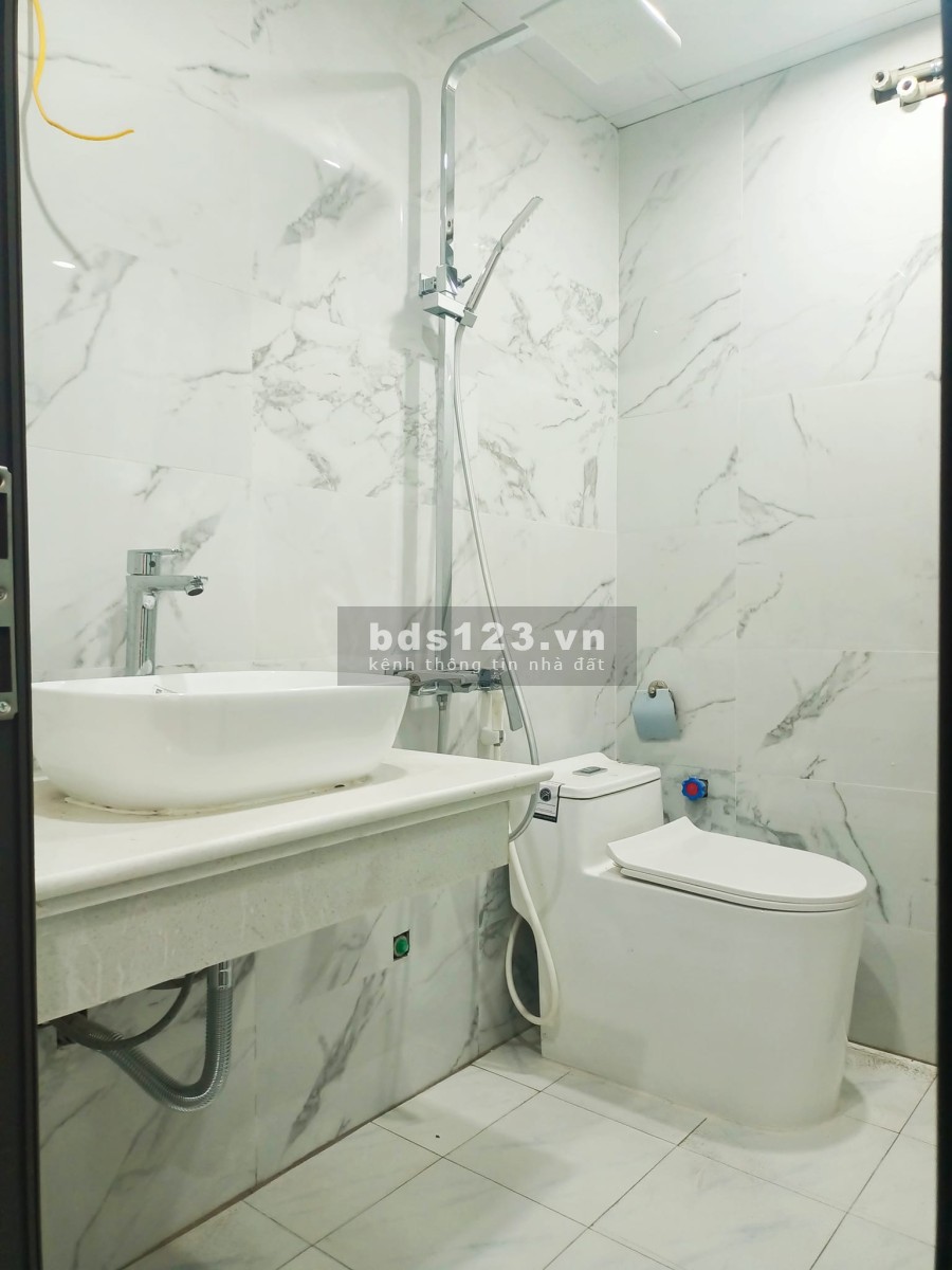 Nhà mới đón Tết Lạc Trung diện tích sử dụng 44m2 6 tầng ô tô đỗ cửa giá nhỉnh 5 tỷ
