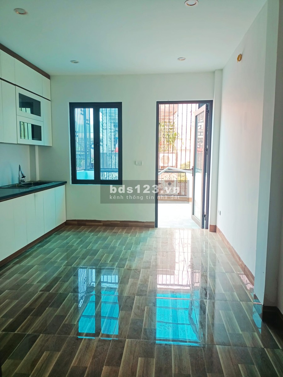 Nhà mới đón Tết Lạc Trung diện tích sử dụng 44m2 6 tầng ô tô đỗ cửa giá nhỉnh 5 tỷ