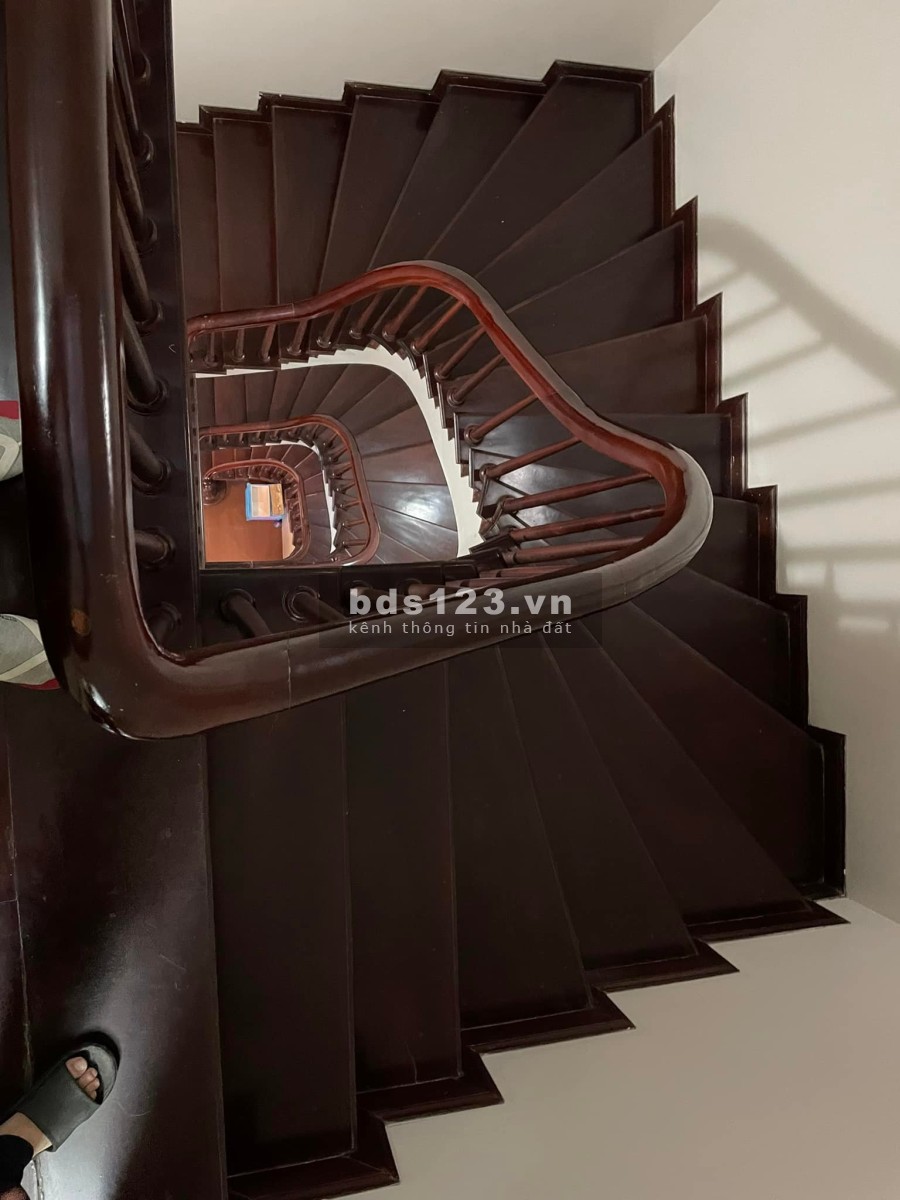 Bán nhà mặt phố Lê Đại Hành diện tích sử dụng 76m2, 4 tầng, mặt tiền 3.8m lh 0987771356