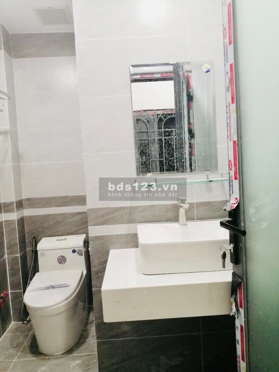 Bán nhà Huỳnh văn Bánh, p13, Quận Phú Nhuận, giá rẻ, nhà mới vào ở ngay lh 0921049823