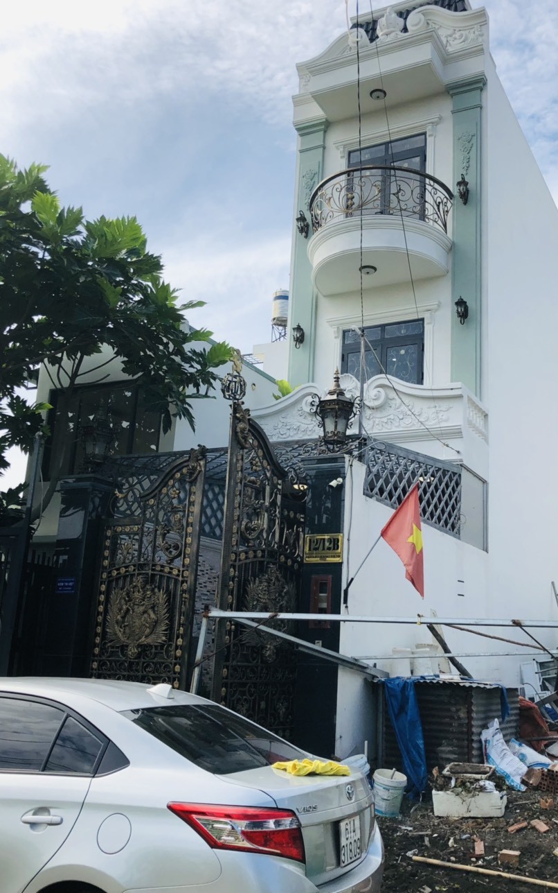 Bán nhà nguyên căn đẹp vào ở liền hẻm đường số 8, Hiệp Bình Phước, Thủ Đức, giá tốt