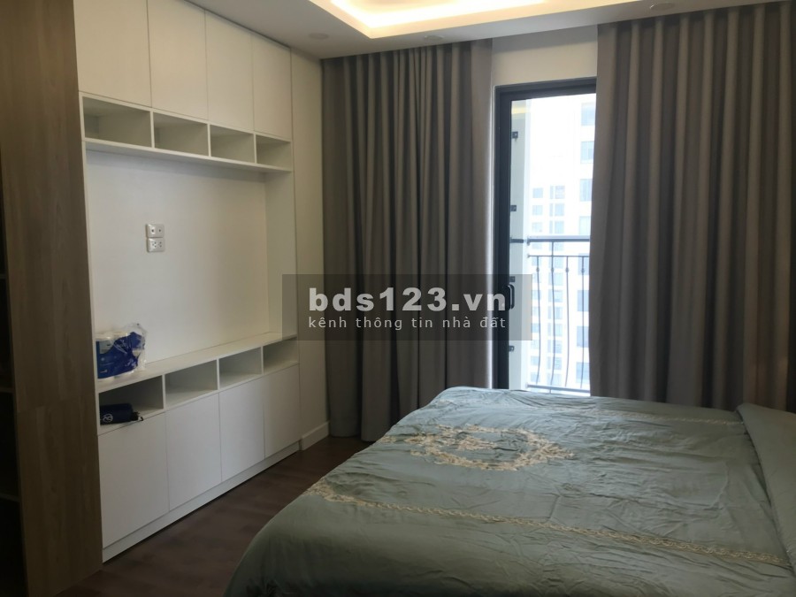 Chính chủ cần bán căn hộ 2 pn dtsd 90m2, đầy đủ nội thất, giá tốt chỉ 36 triệu/m2, ban công đẹp