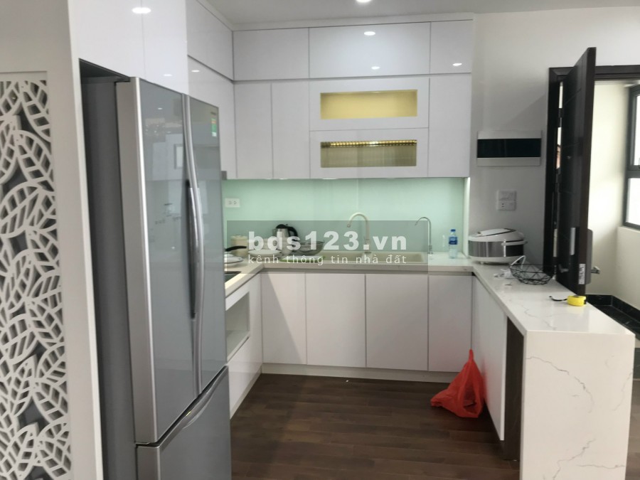 Chính chủ cần bán căn hộ 2 pn dtsd 90m2, đầy đủ nội thất, giá tốt chỉ 36 triệu/m2, ban công đẹp
