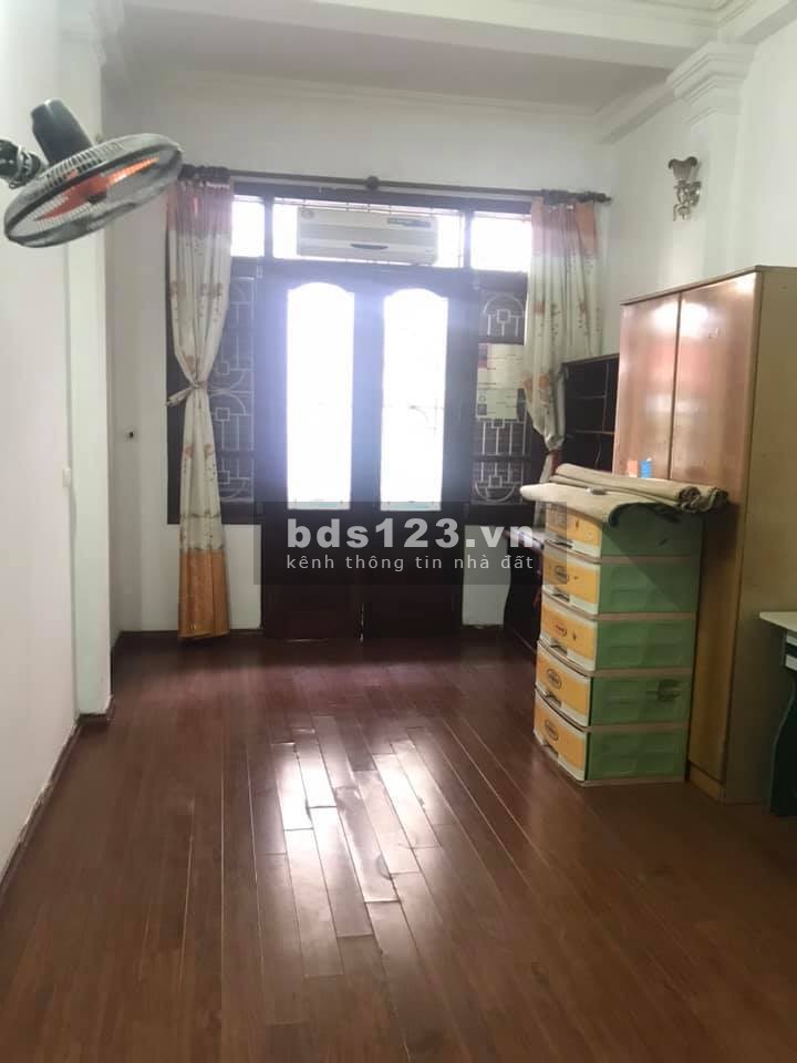 Bán nhà đường Bưởi Quận Ba Đình 4 tầng, lô góc ngõ rộng giá bán chỉ 2.4 tỷ, thương lượng