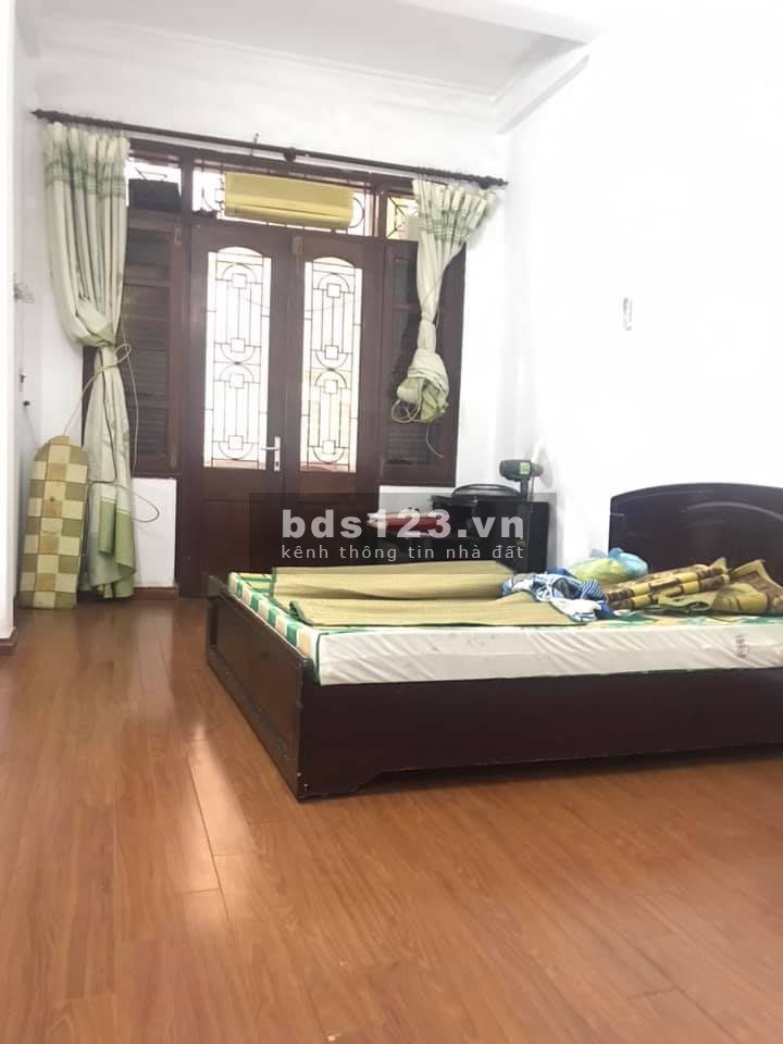 Bán nhà đường Bưởi Quận Ba Đình 4 tầng, lô góc ngõ rộng giá bán chỉ 2.4 tỷ, thương lượng