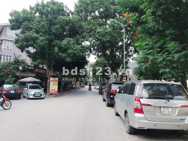 Bán nhà khu vực siêu lợi thế của phố Nguyễn Khánh Toàn đúc kiên cố 5 tầng, ngõ rộng