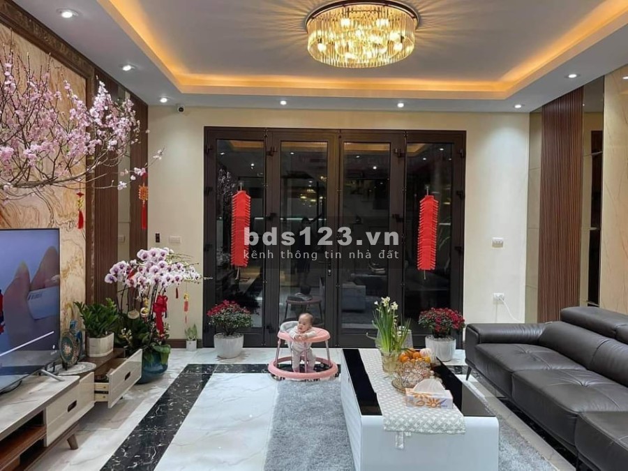 Biệt thự Phùng Khoang, Nam Từ Liêm, 131m2, giá: 20 tỷ, 4 tầng, mt: 7m, cho thuê 20 triệu.