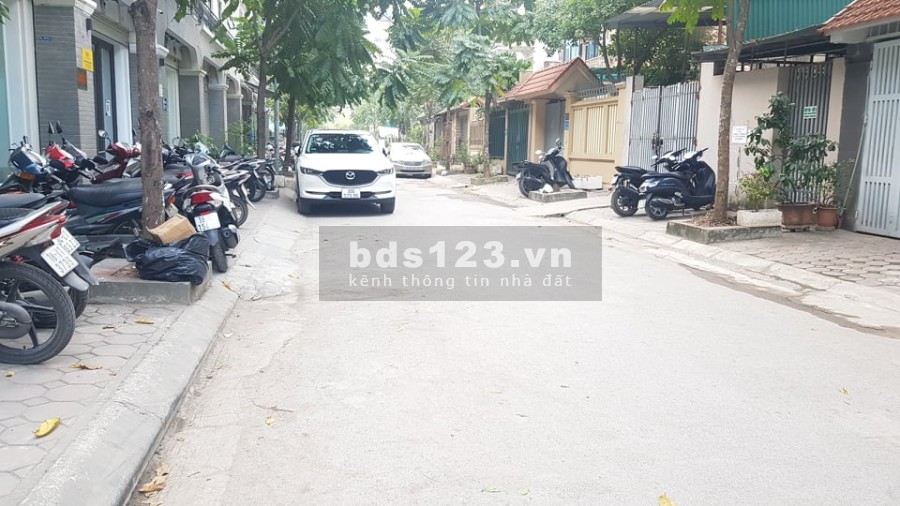 Biệt thự Phùng Khoang, Nam Từ Liêm, 131m2, giá: 20 tỷ, 4 tầng, mt: 7m, cho thuê 20 triệu.