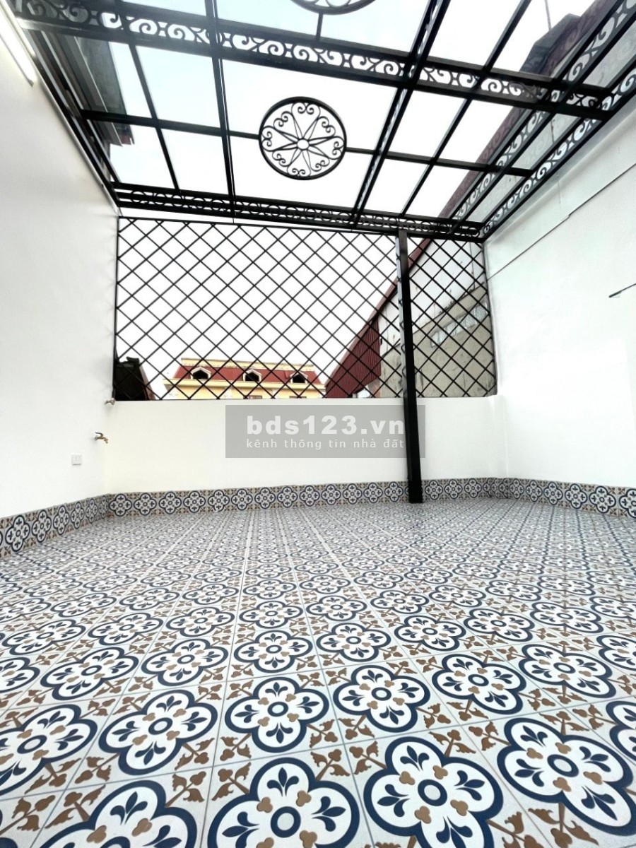 Bán nhà Đống Đa Xã Đàn dtsd 57m2 mt 5m giá rẻ gần đường ô tô full nội thất hiện đại, giá 4.xx tỷ