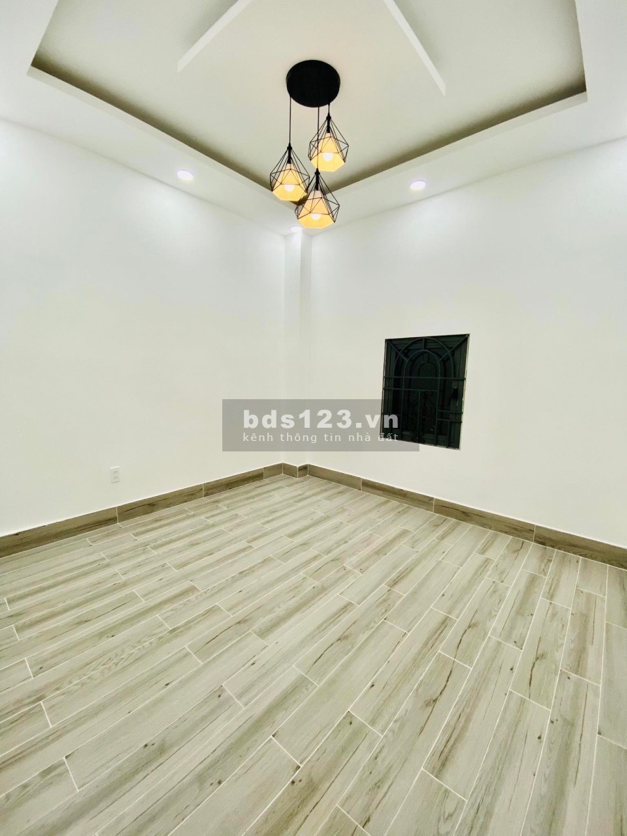 Bán nhà Huỳnh Văn Bánh, Quận Phú Nhuận dưới 6 tỷ, dtsd 37m2, nhà mới dọn vào ở ngay.