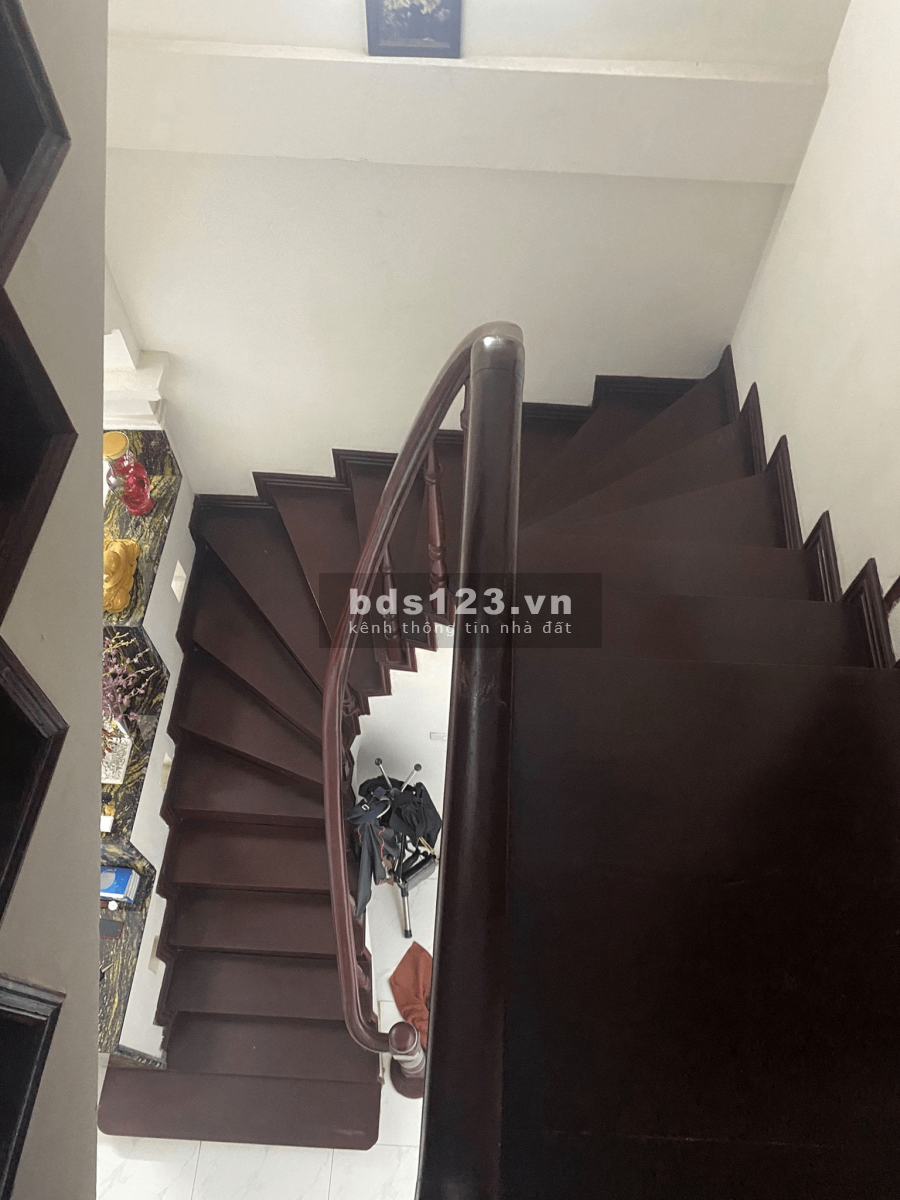 Bán gấp nhà Mỹ Đình diện tích 40m2 lô góc ô tô đỗ gần cửa, giá bán chỉ 4.55 tỷ thương lượng