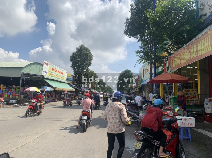 Vợ chồng tôi cần bán 2 lô đất diện tích 599m2 thổ cư 100% tại Bình Dương giá tốt đầu tư