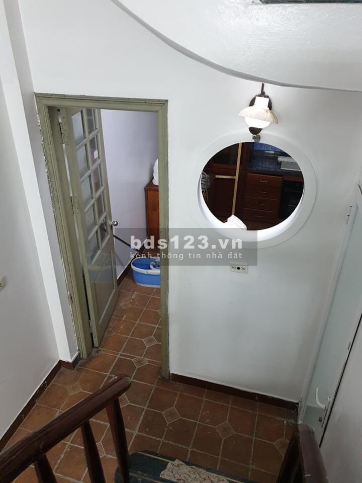Cần bán nhà gấp khu vực La Thành, quận Đống Đa diện tích 33m2, giá bán 4,85 tỷ lh 0342833640
