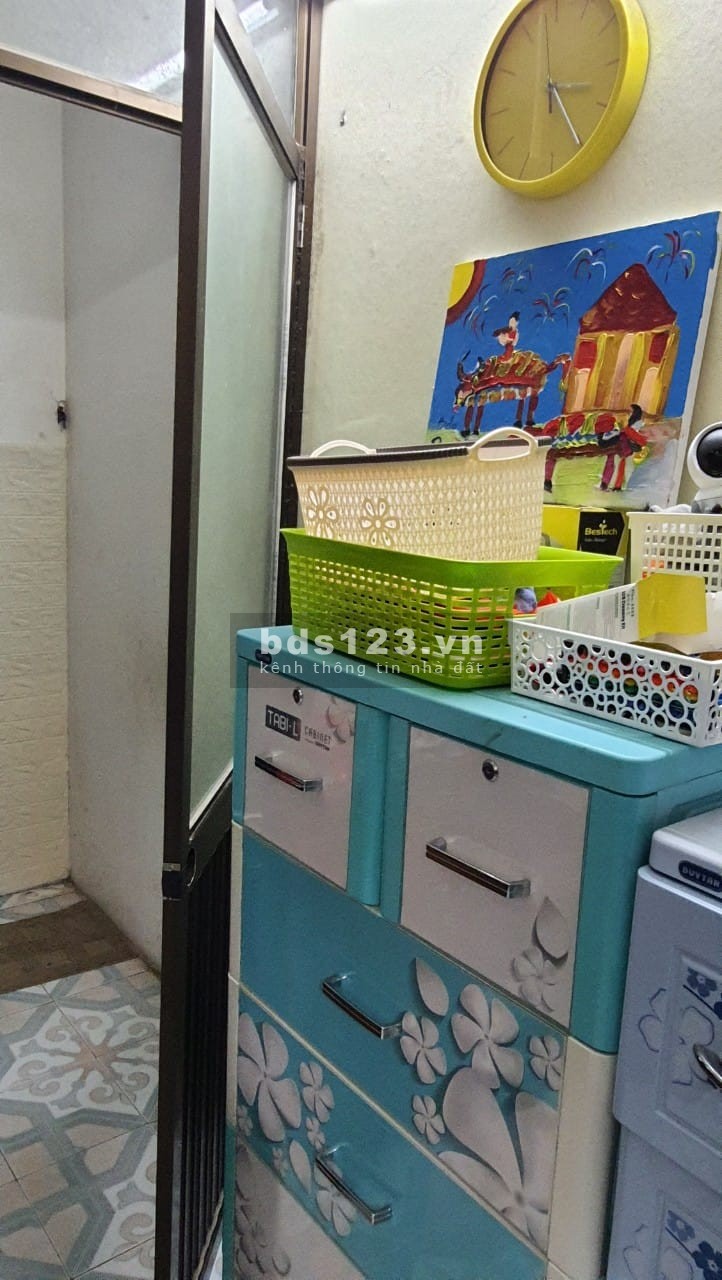 Cần bán nhà ngõ 118 Trương Định, Hai Bà Trưng diện tích sử dụng 30m2, giá 2,5 tỷ, 2,3 ty