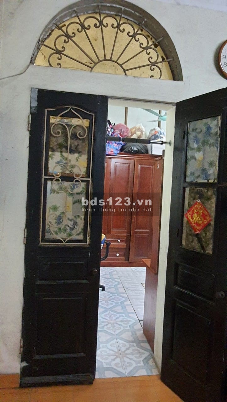Cần bán nhà ngõ 118 Trương Định, Hai Bà Trưng diện tích sử dụng 30m2, giá 2,5 tỷ, 2,3 ty