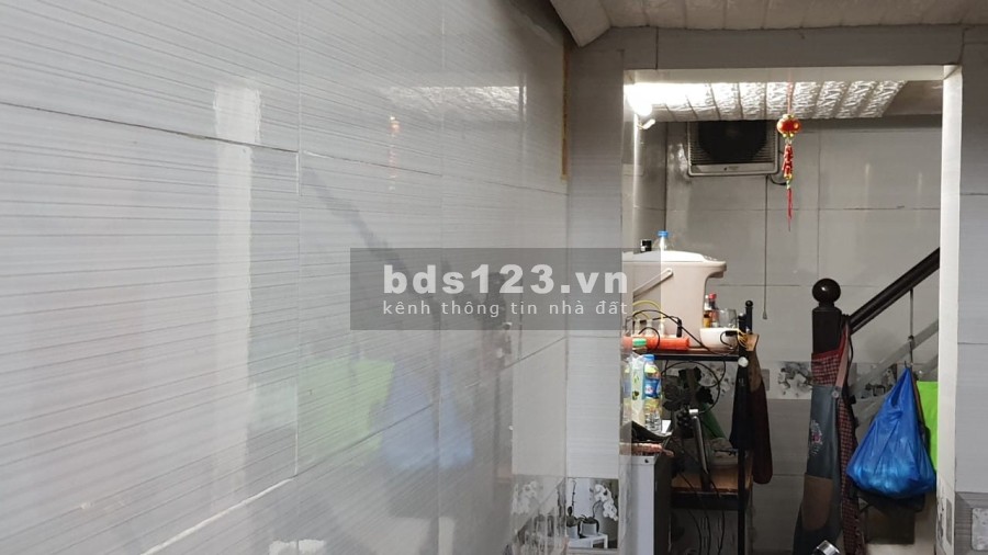 Cần bán nhà ngõ 118 Trương Định, Hai Bà Trưng diện tích sử dụng 30m2, giá 2,5 tỷ, 2,3 ty