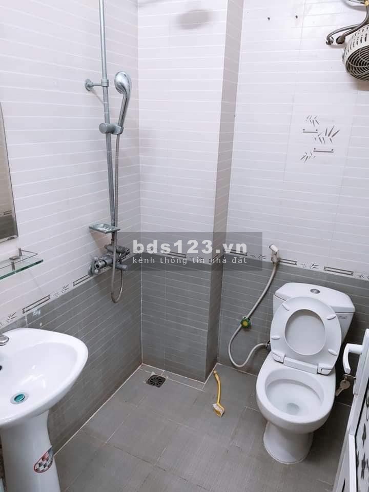 Bán nhà nguyên căn mặt phố Trần Quốc Vượng kinh doanh sầm uất, giá bán nhỉnh 3 tỷ