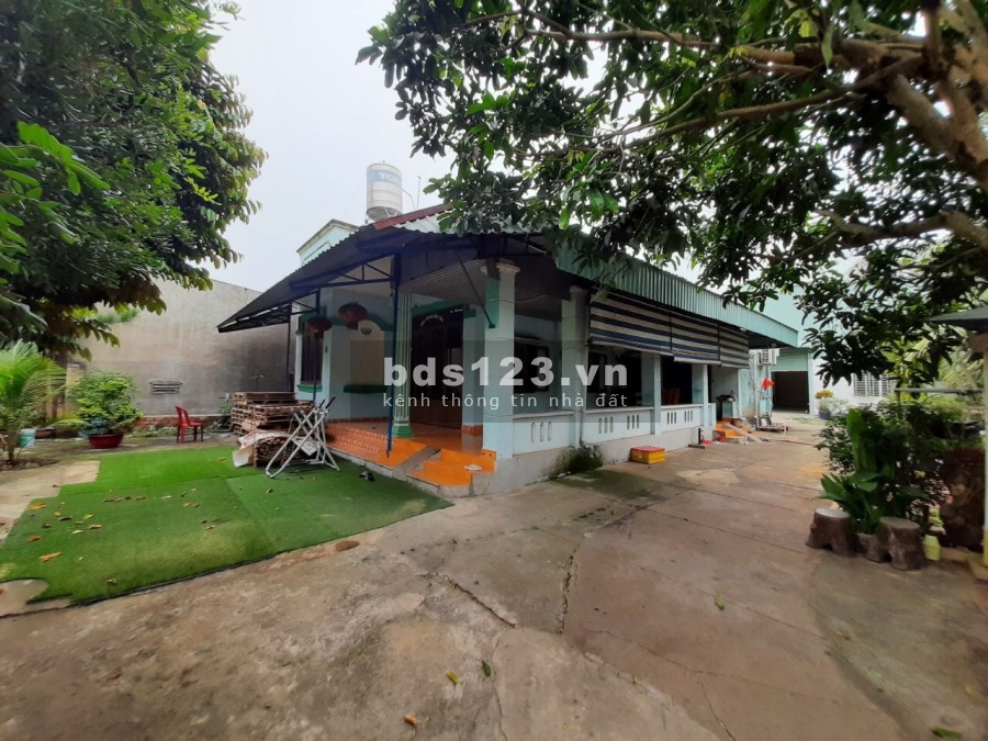 Chính chủ bán lô đất đẹp diện tích 742.3m2 góc 2 mặt tiền tại trung tâm Long Thành, Đồng Nai