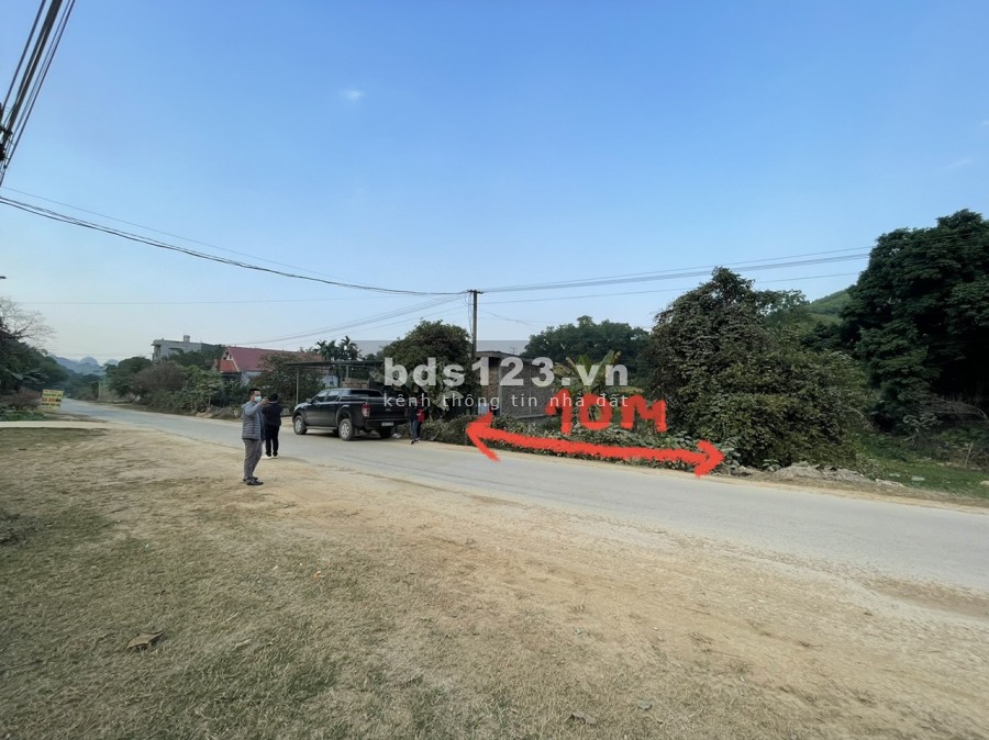 Bán đất mặt đường Quốc Lộ 21A thị trấn Ba Hàng Đồi giá hơn 100 triệu/m2, lh 0982876689