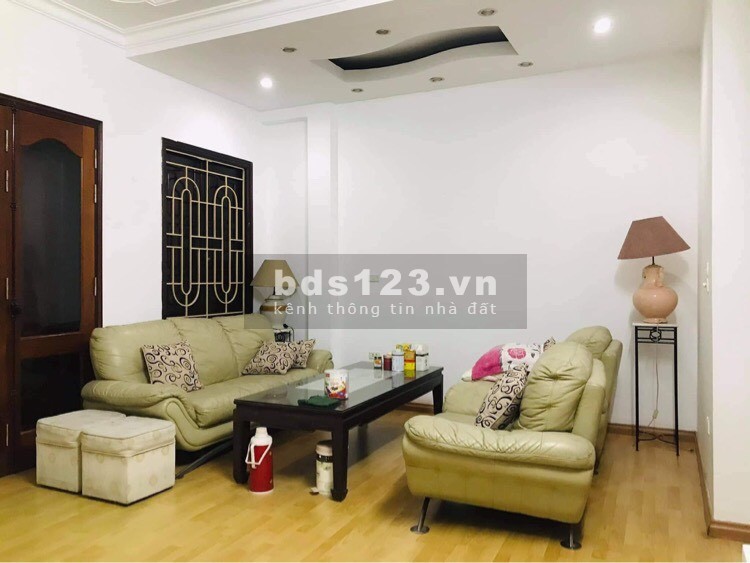 Bán nhà Trần Quốc Vượng 25m giá 2,7 tỷ ba bước ra mặt phố, khu dân cư đông đúc, lhcc