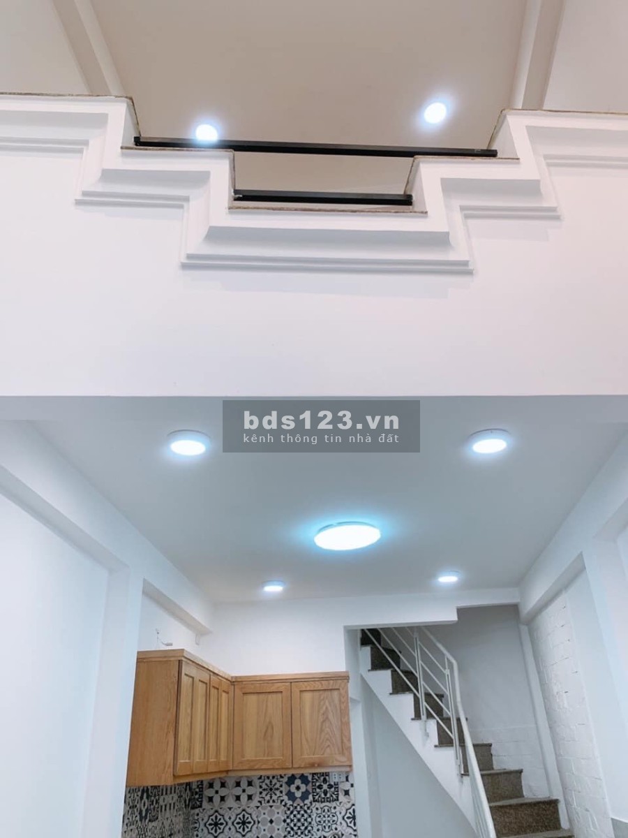 Bán nhà Phùng Văn Cung, nhà 4 tầng, nhà mới, hoàn công đủ giá bán chỉ nhỉnh 3 tỷ, lhcc