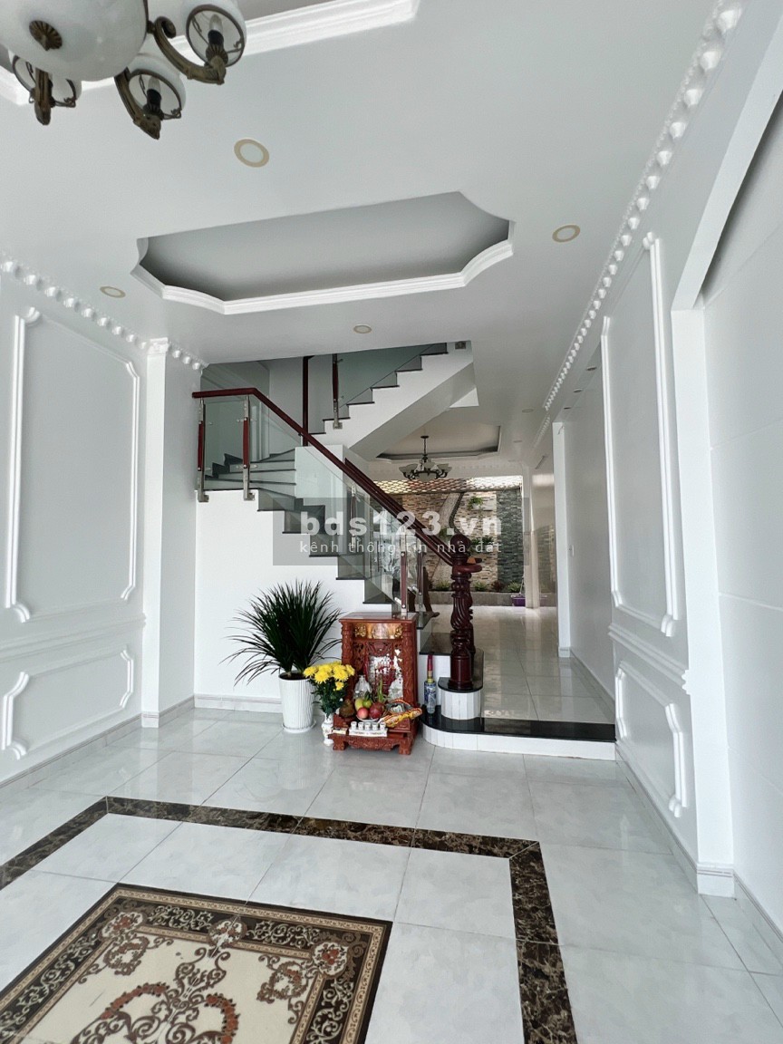Cần bán nhà siêu rẻ tại An Dương Vương Bình Tân, dt 4x25(102m2), 4.5 tầng giá chỉ 10,79 tỷ