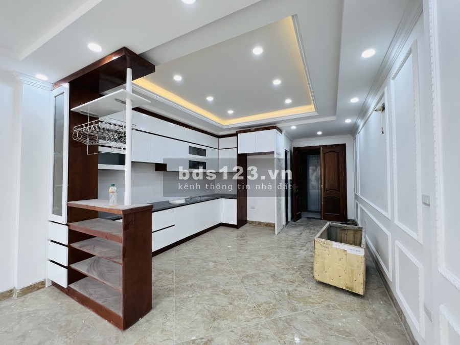 Tôi Bán 3 Toà Nhà Xây Mới 58m2, 7 Tầng Thang Máy, số 37 Trần Hữu Tước, Ngay Ngã 6 Xã Đàn, giá 19 tỷ