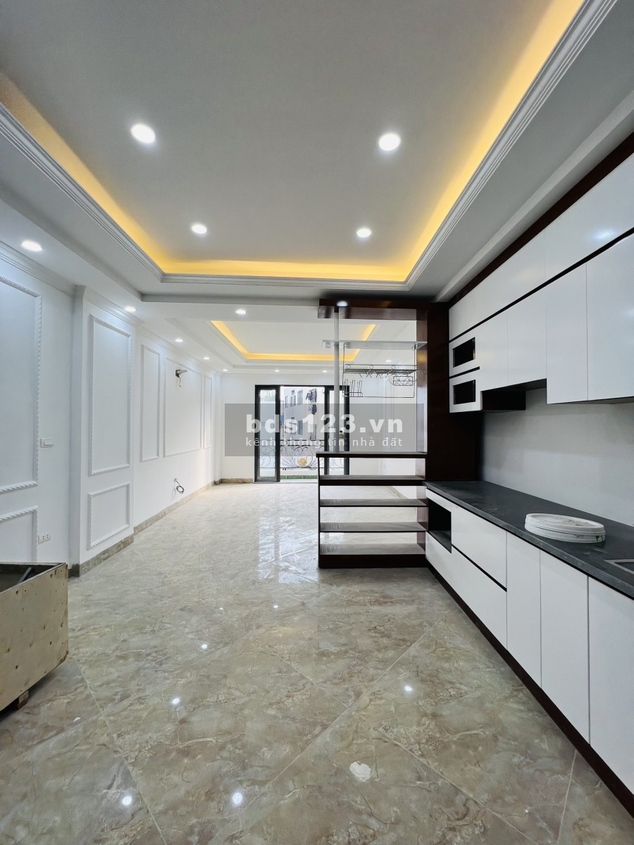 Tôi Bán 3 Toà Nhà Xây Mới 58m2, 7 Tầng Thang Máy, số 37 Trần Hữu Tước, Ngay Ngã 6 Xã Đàn, giá 19 tỷ