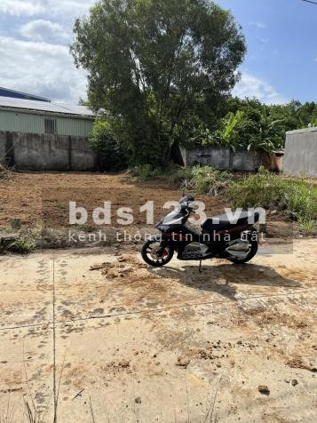 Cần bán đất 300m và căn trọ 16p ngay khu công nghiệp chợ và đường buôn bán