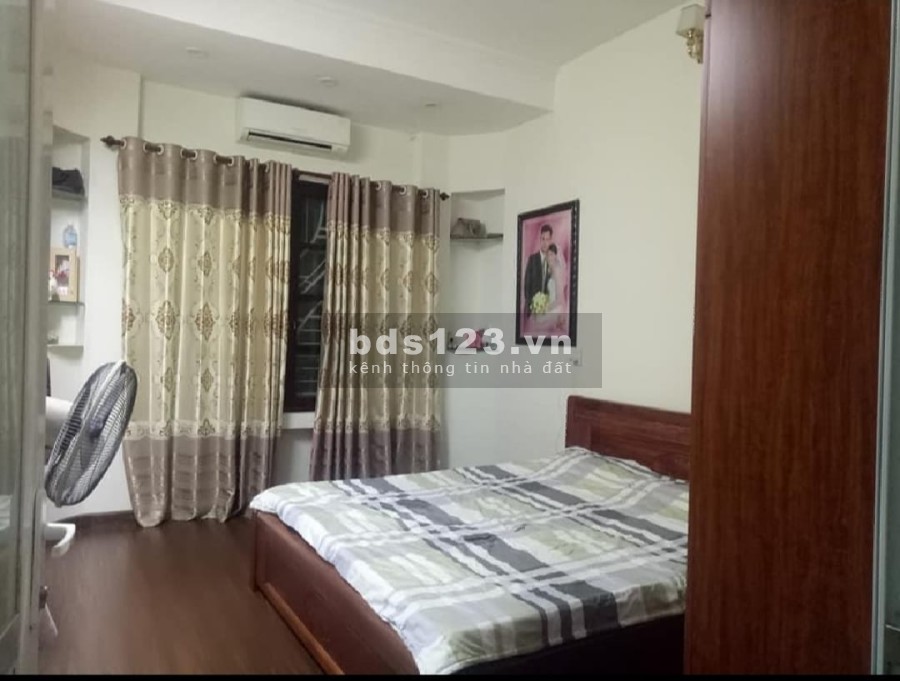 Nhà rẻ nhất Tư Đình, Long Biên diện tích to 54m2 giá 63,8 triệu/m2 ô tô 7 chỗ cách cổng 20m