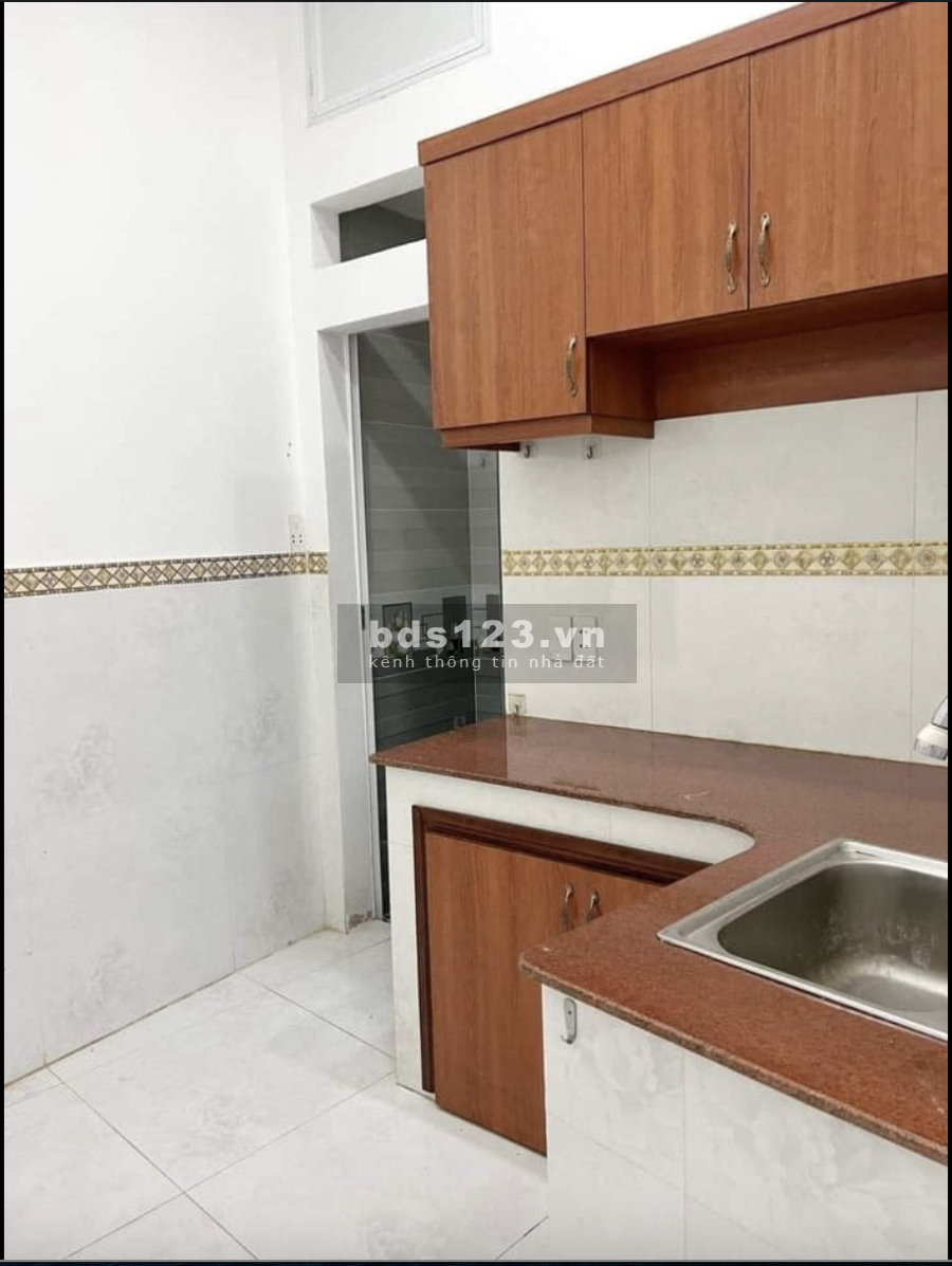 Bán nhà hẻm rộng 4m, đường Dương Bá Trạc, phường 1, Quận 8 giá thương lượng