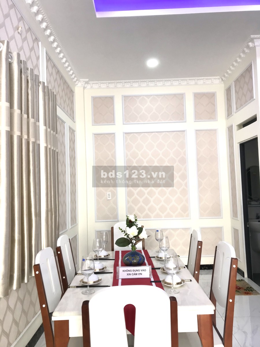 Bán nhà nguyên căn phố liền kề nằm ngay mặt tiền liên hệ 0969412231, khu dân cư đông